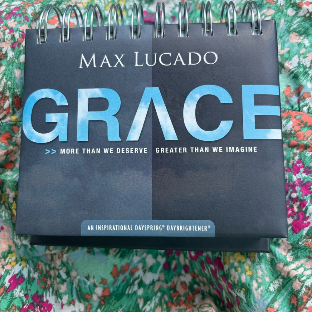 Dayspring Max Lucado Grace Daily Devotional Desk Flip Calendar Daybrightener